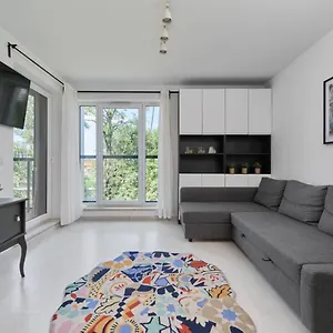 Spacious Dmowskiego By The River With Parking & Balcony By Renters , Wrocław Polska